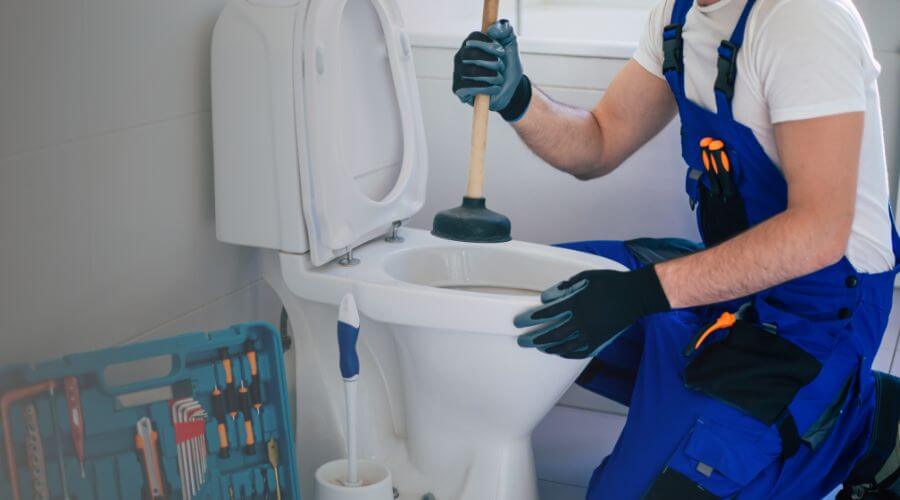 Expert burst pipe repair services in Grand Island, FL
